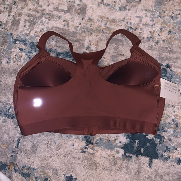Sports bra size 32 D NWT - Picture 4 of 7